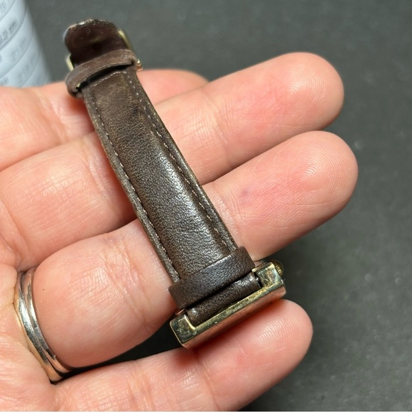 joan rivers classic Ladies Watch Quartz Gold Tone Working With New Battery - Picture 4 of 13